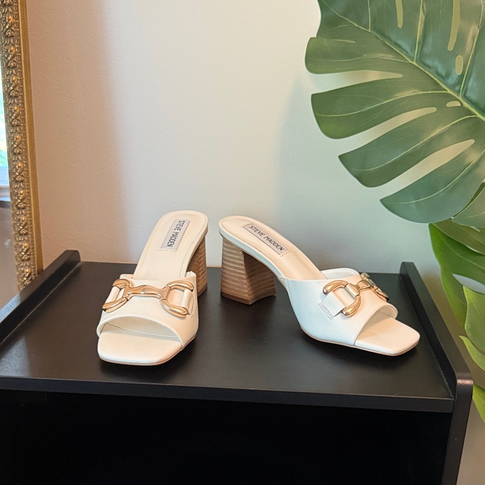 Steve Madden White and Gold Mules